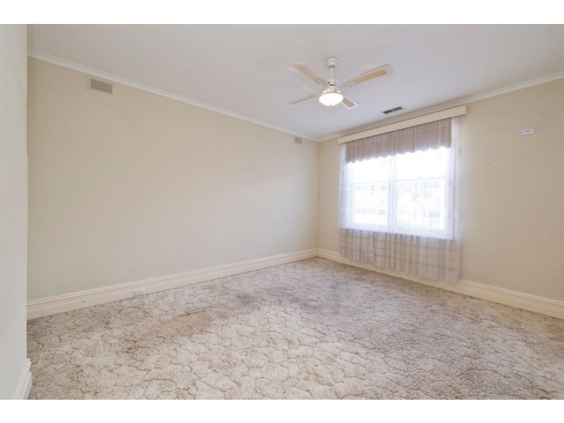 17 Hughes Street, Birkenhead SA 5015