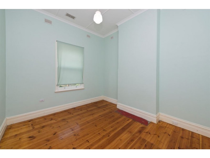 17 Hughes Street, Birkenhead SA 5015