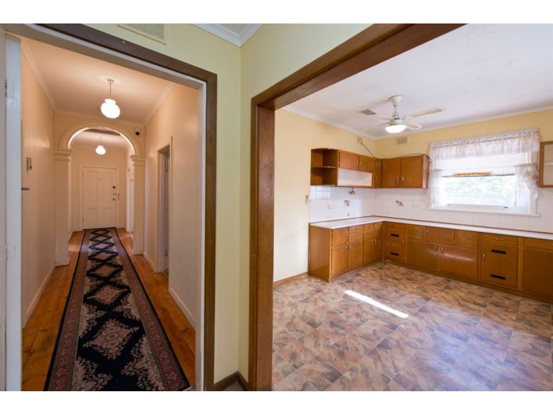 17 Hughes Street, Birkenhead SA 5015