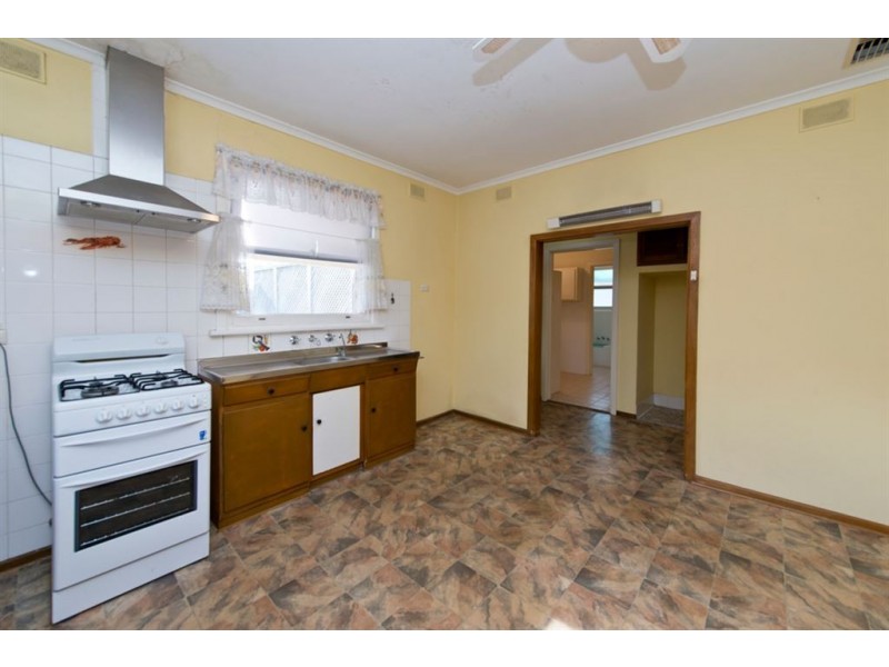 17 Hughes Street, Birkenhead SA 5015