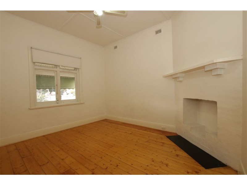 190 Grand Junction Road, Pennington SA 5013
