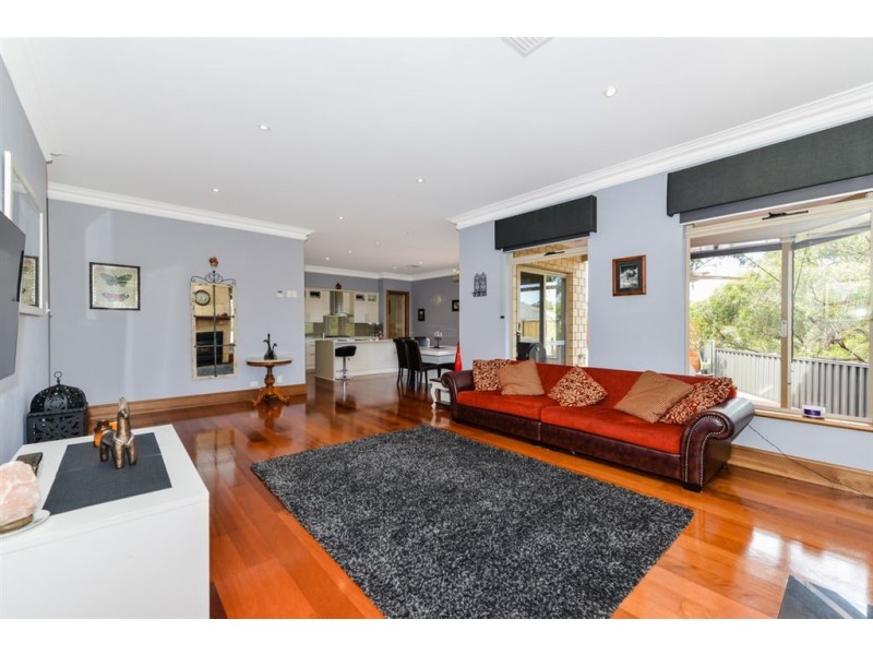 6 Lacebark Court, Flagstaff Hill SA 5159