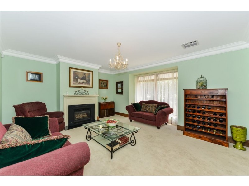 6 Lacebark Court, Flagstaff Hill SA 5159