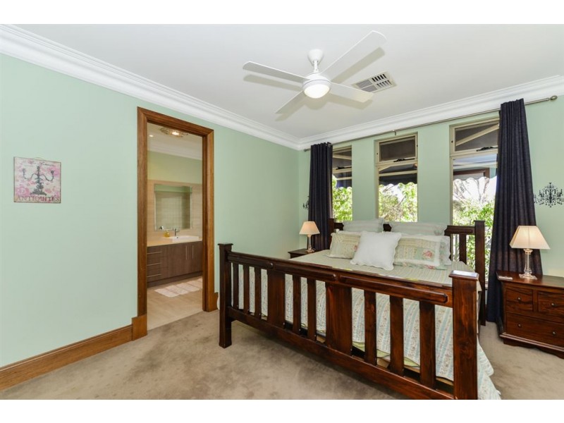 6 Lacebark Court, Flagstaff Hill SA 5159