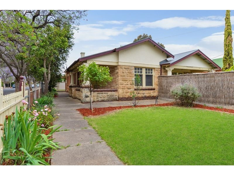 8 Clovelly Avenue, Clarence Gardens SA 5039