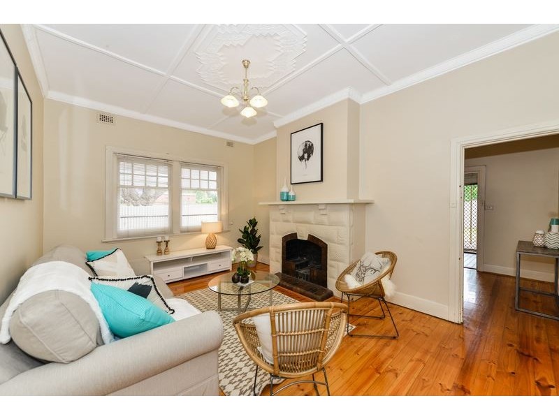 8 Clovelly Avenue, Clarence Gardens SA 5039