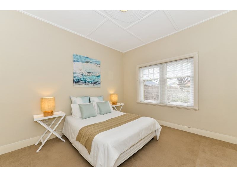 8 Clovelly Avenue, Clarence Gardens SA 5039