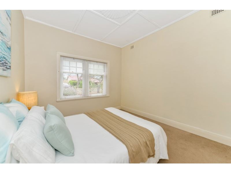 8 Clovelly Avenue, Clarence Gardens SA 5039