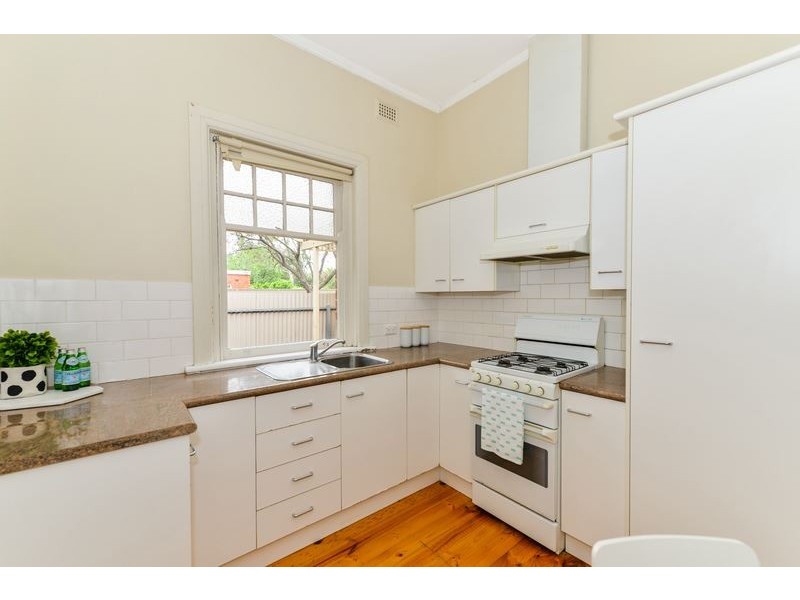 8 Clovelly Avenue, Clarence Gardens SA 5039