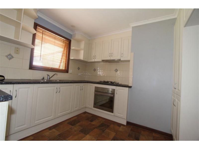 2 Kestel Cres, North Haven SA 5018