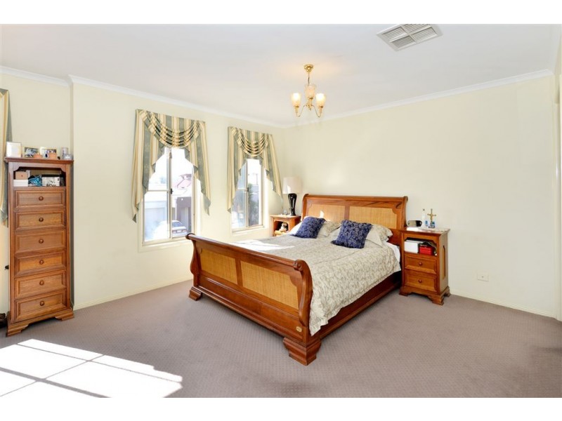 5 Grange Court, Findon SA 5023