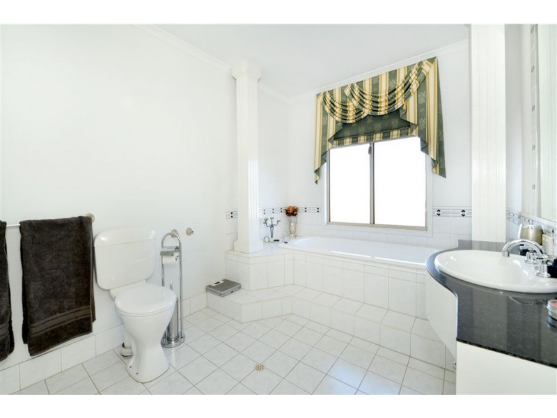 5 Grange Court, Findon SA 5023