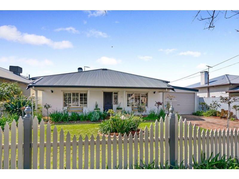 17 Fourth Avenue, Cheltenham SA 5014