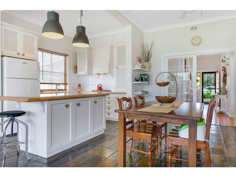 17 Fourth Avenue, Cheltenham SA 5014