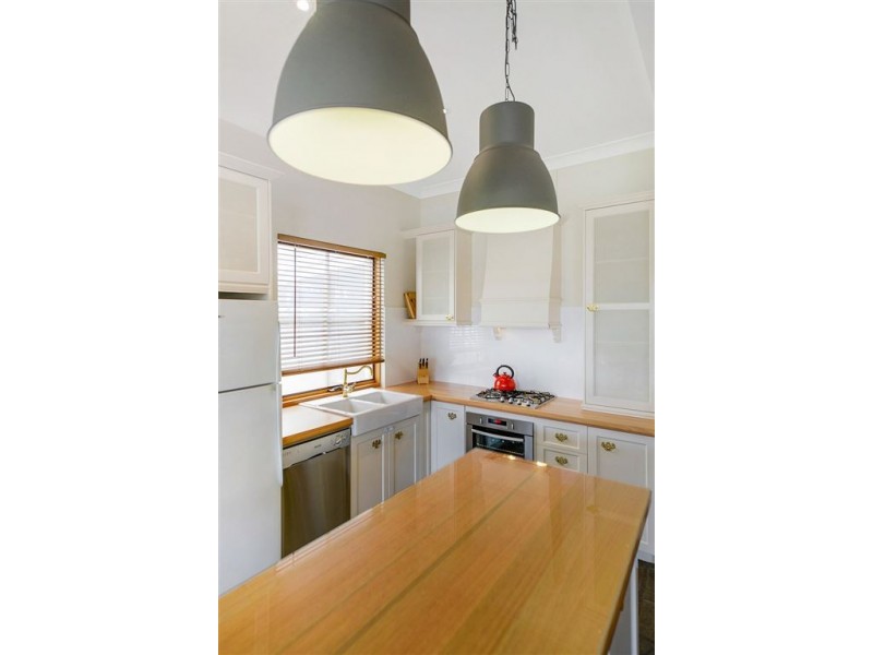 17 Fourth Avenue, Cheltenham SA 5014