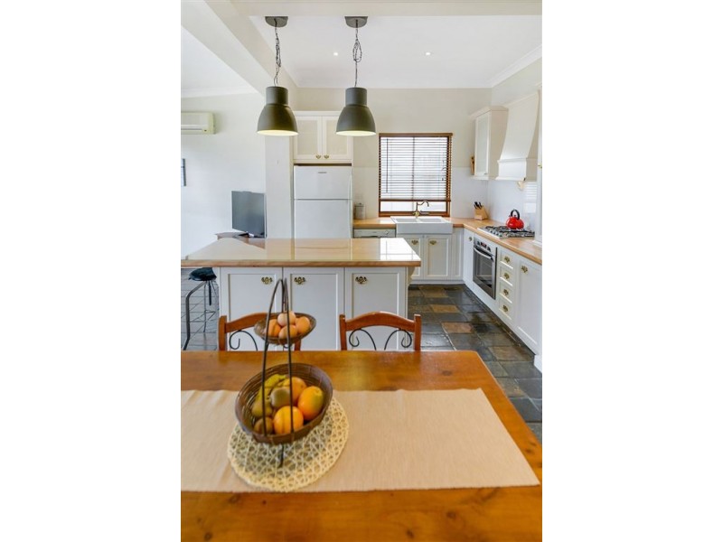 17 Fourth Avenue, Cheltenham SA 5014