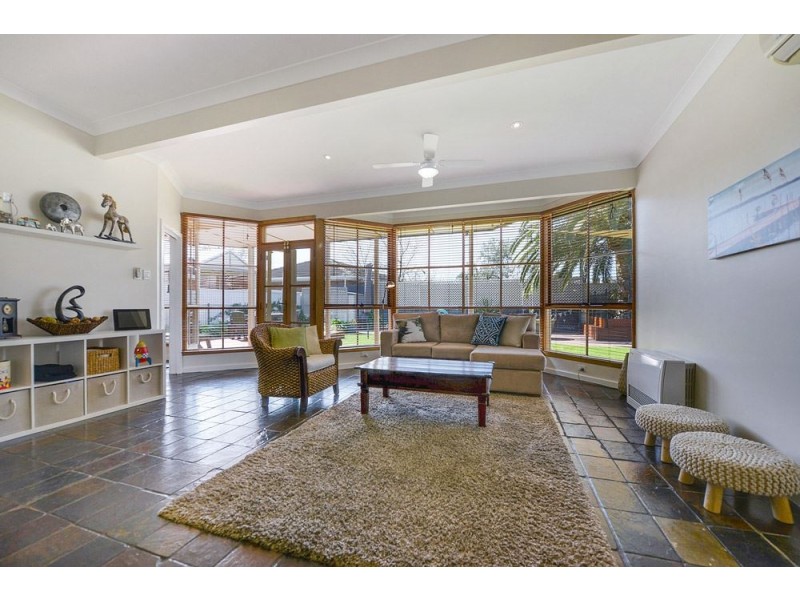 17 Fourth Avenue, Cheltenham SA 5014