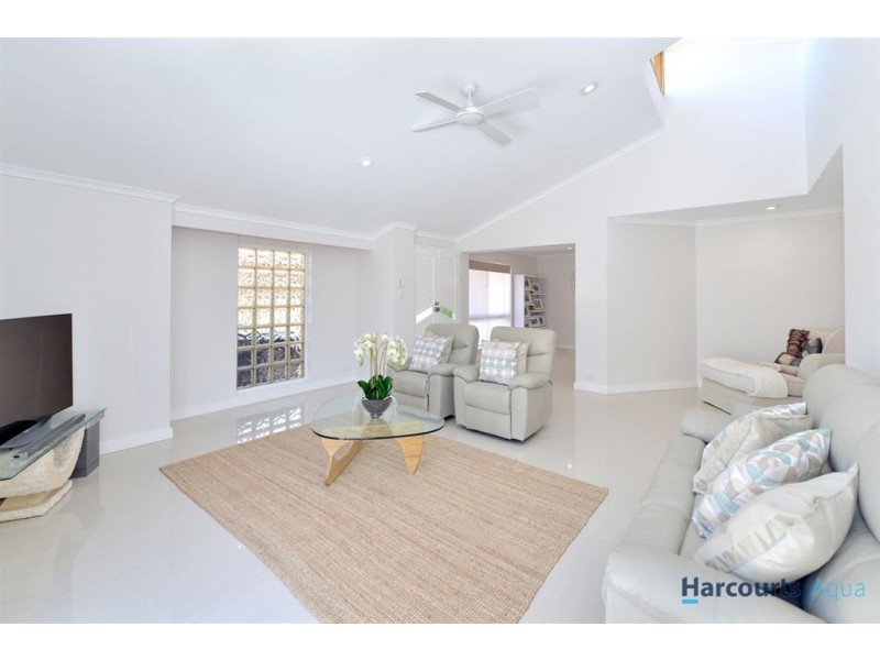 2 Nareeda Way, West Lakes SA 5021