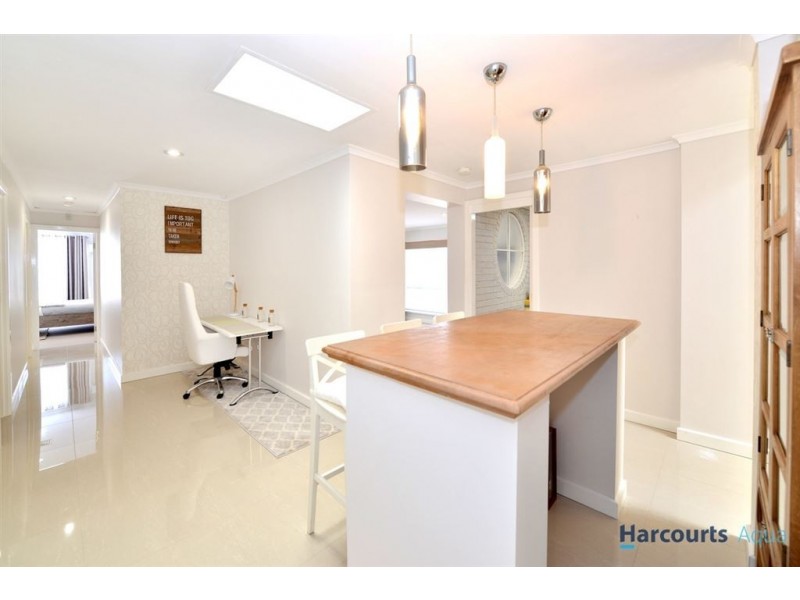 2 Nareeda Way, West Lakes SA 5021