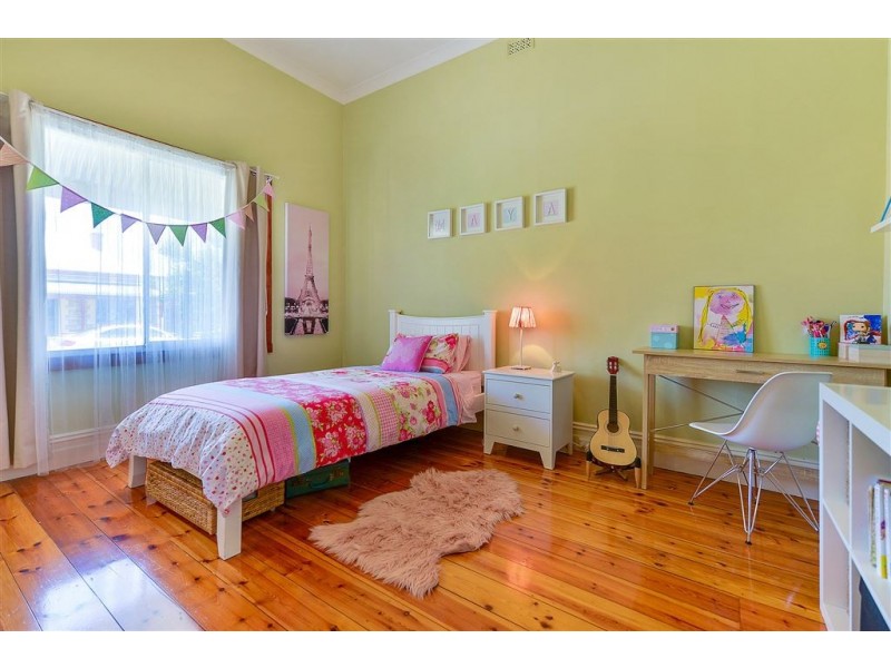 10 Waverley Street, Largs Bay SA 5016