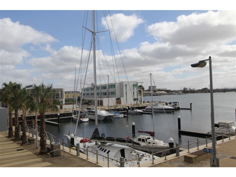 3 Tarni Court, New Port SA 5015