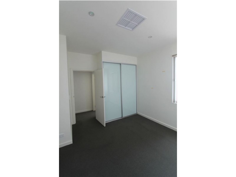 3 Tarni Court, New Port SA 5015