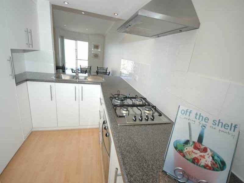 7/4 Gulf Point Drive, North Haven SA 5018