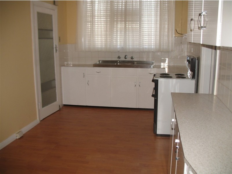 4 Lamorna Terrace, Largs Bay SA 5016