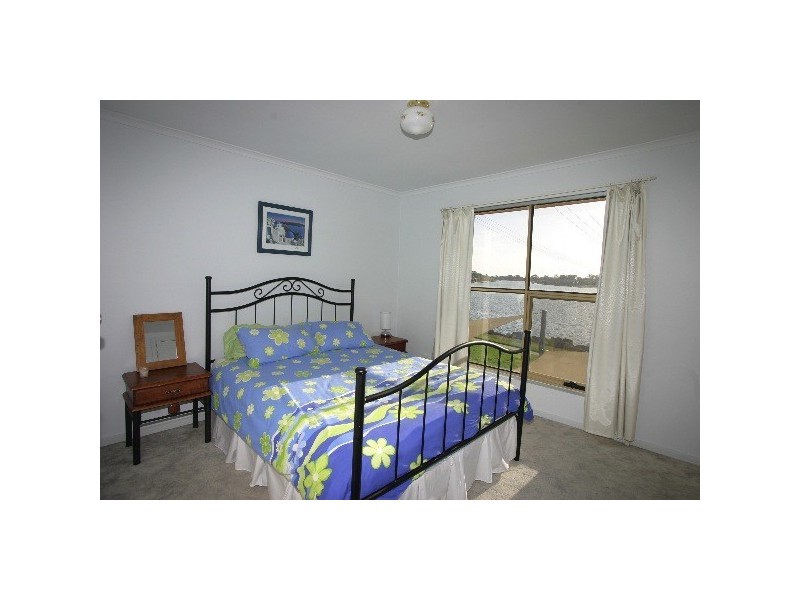 2/17-19 Lord Hobart Way, West Lakes SA 5021