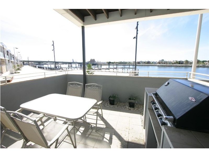 3 Karra Cove, New Port SA 5015