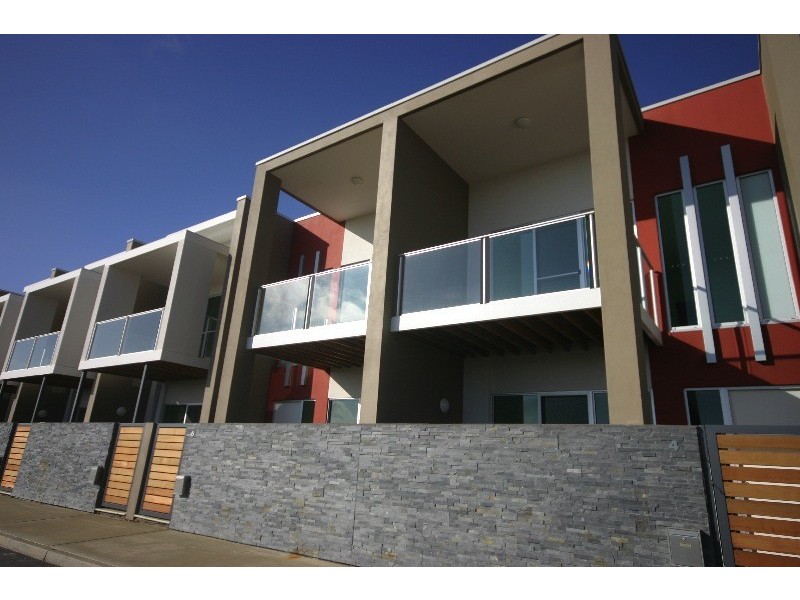 20 Karka Cove, New Port SA 5015