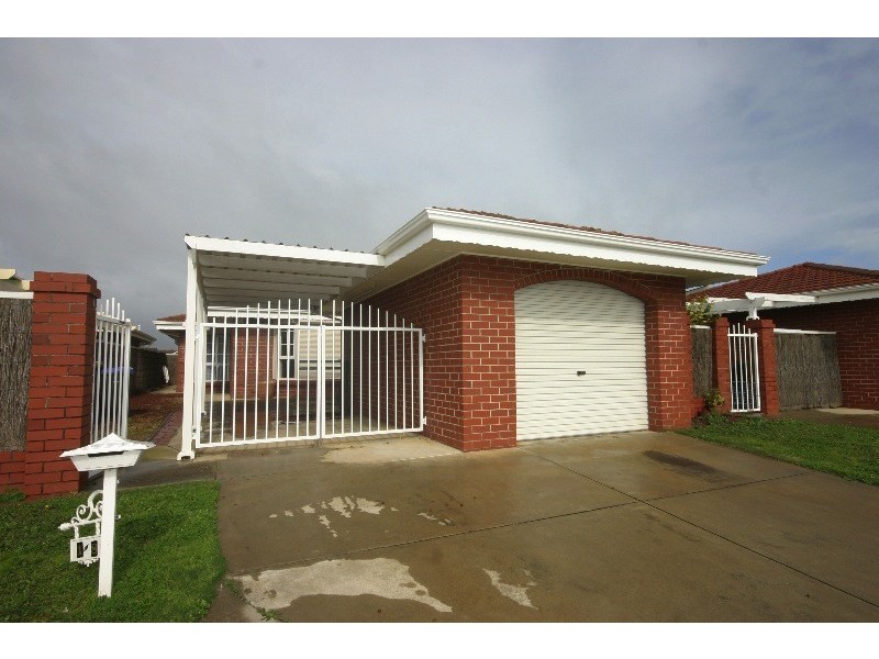 1/8 Hansen Court, West Lakes Shore SA 5020