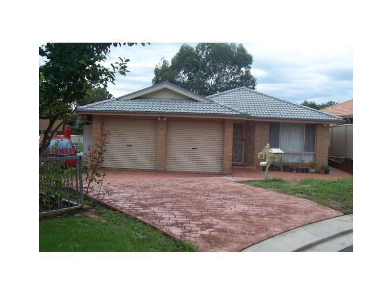 27 Lerwick Pl, St Andrews NSW 2566