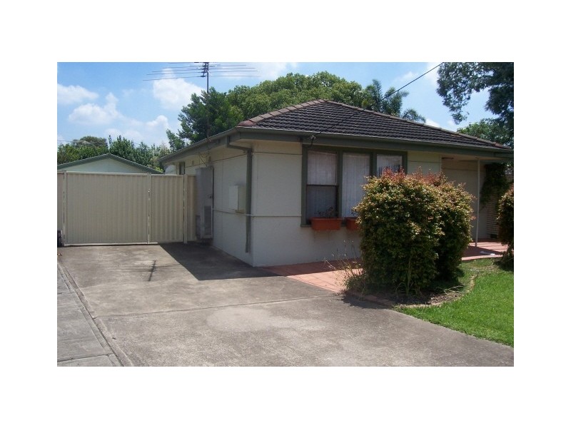 10 Seddon Pl, Campbelltown NSW 2560