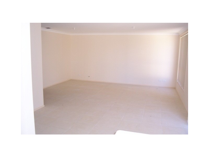 11 Busch Place, St Helens Park NSW 2560