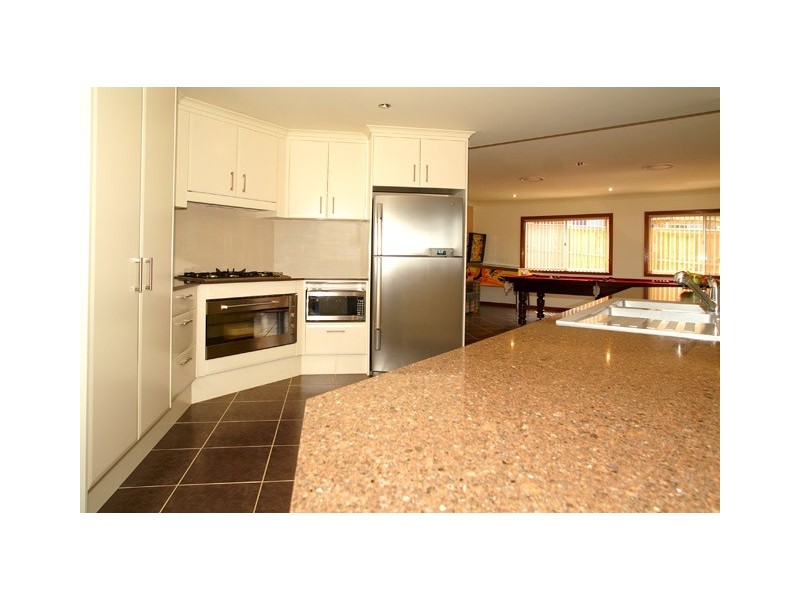 5 Warner St, Camden Park NSW 2570