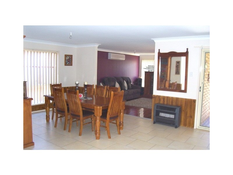 90 Kellerman Dr, St Helens Park NSW 2560