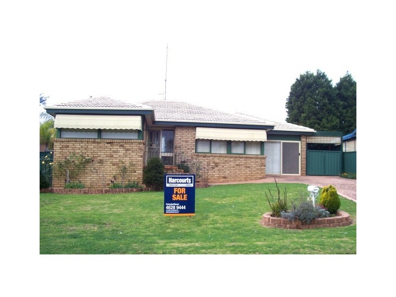 15 Tremlow Cres, Ambarvale NSW 2560