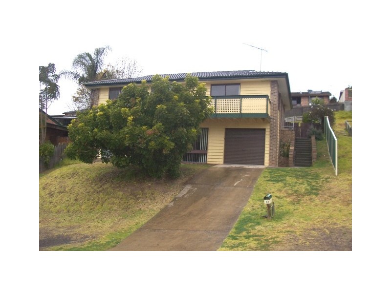 32 Twingleton Ave, Ambarvale NSW 2560
