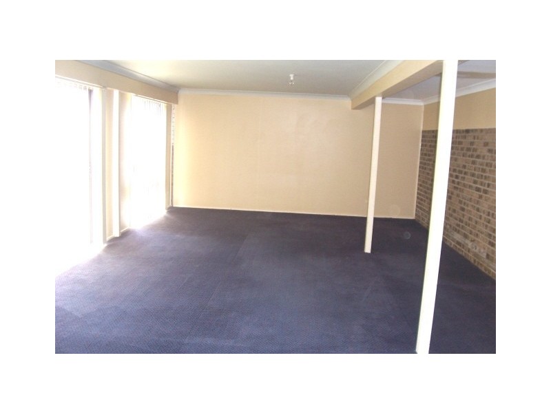 32 Twingleton Ave, Ambarvale NSW 2560