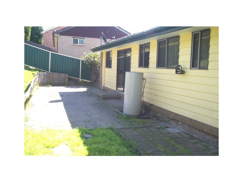 32 Twingleton Ave, Ambarvale NSW 2560