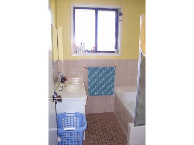 15 Brownlow Pl, Ambarvale NSW 2560