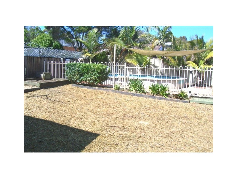 28 Woodhouse Drive, Ambarvale NSW 2560