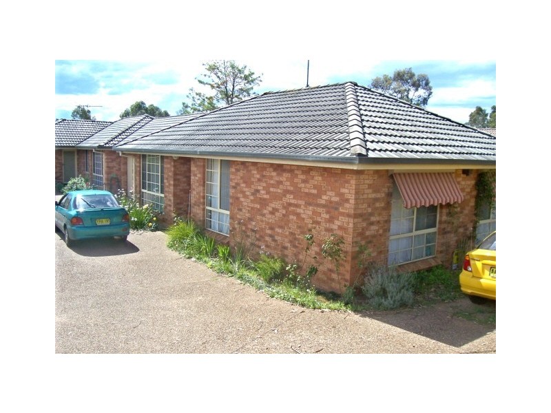 1/240 Welling Drive, Mount Annan NSW 2567