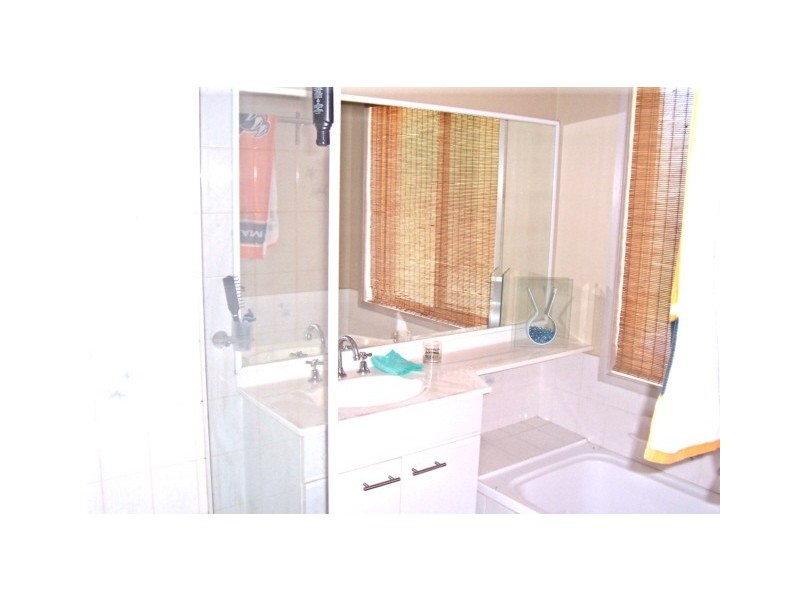1/240 Welling Drive, Mount Annan NSW 2567
