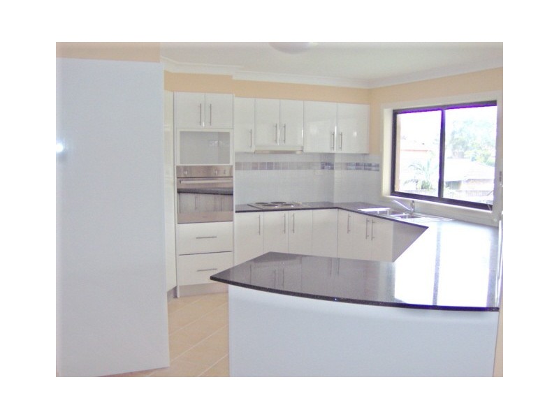 83 Englorie Park Dr, Glen Alpine NSW 2560