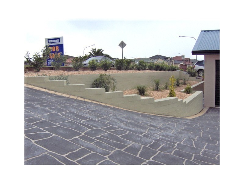 83 Englorie Park Dr, Glen Alpine NSW 2560