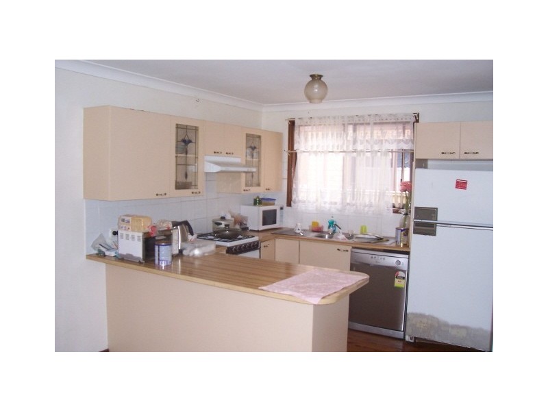 4 Leicester St, Leumeah NSW 2560