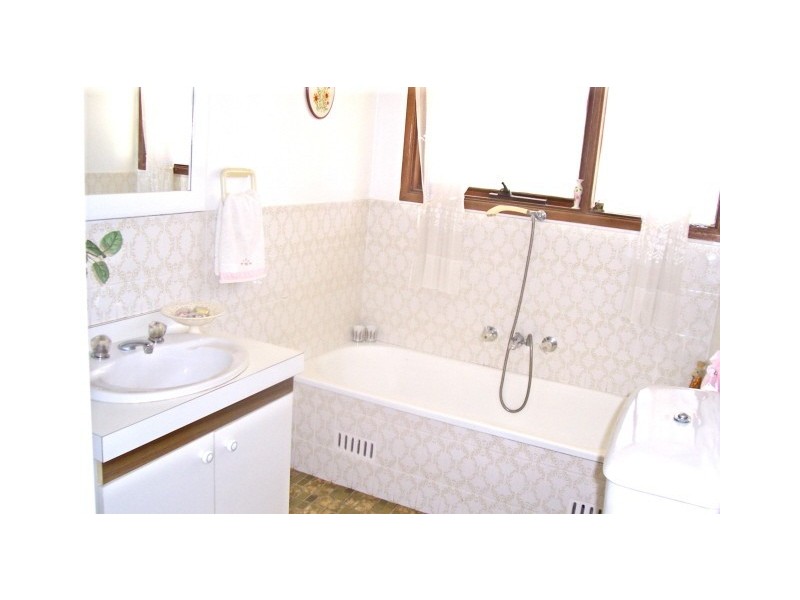 6 Clarissa Place, Ambarvale NSW 2560