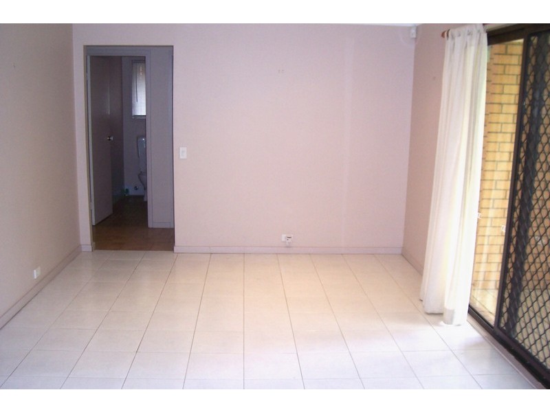 9 Roderigo Cl, Rosemeadow NSW 2560